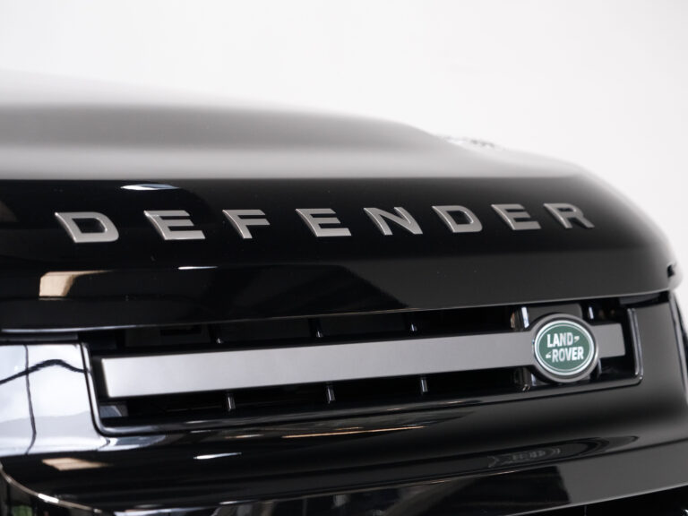 2021 (71) Land Rover Defender 110 V8 Carpathian Edition Auto - Image 16