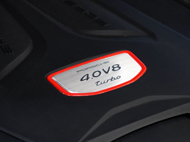 2022 (22) PORSCHE CAYENNE TURBO 4.0 V8 AUTO - Image 3