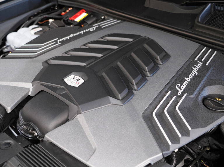 2022 (22) Lamborghini Urus 4.0T V8 Auto - Image 3