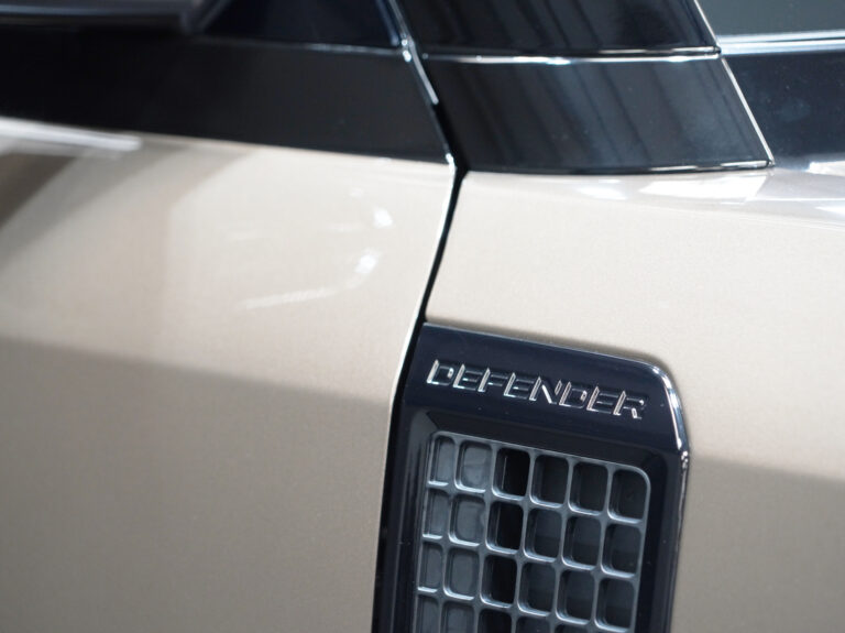 2022 (22) Land Rover Defender 110 XS Edition P400e Hybrid Auto - Image 17