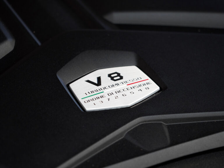 2022 (22) Lamborghini Urus Pearl Capsule 4.0 TFSI V8 Auto - Image 1